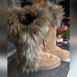 Faux Fur Trim Tan Boots